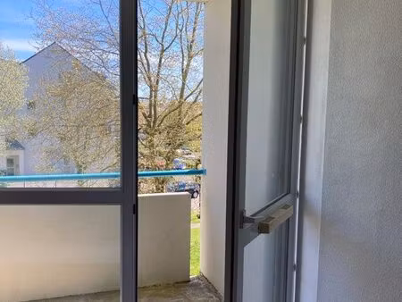 location studio meublé