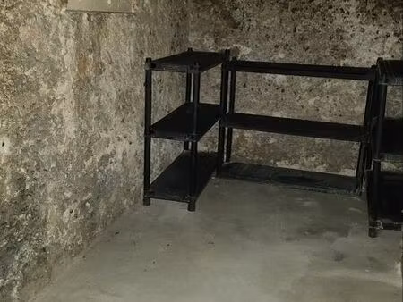 cave à louer
