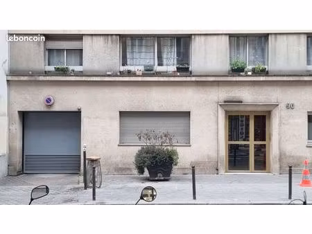 box fermé pour véhicule et petit stockage