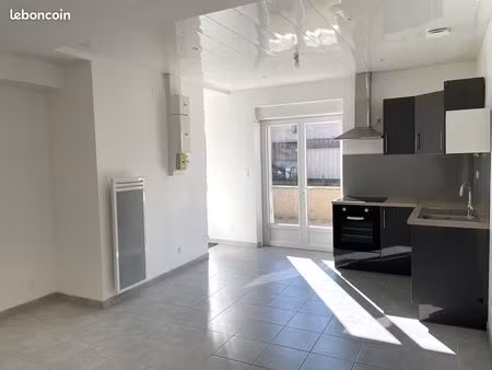 f3 neuf avec extérieur