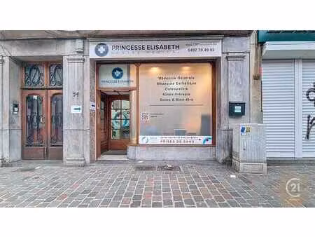 nouveauté – rez-de-chaussée/bureaux prêts à l'emploi !