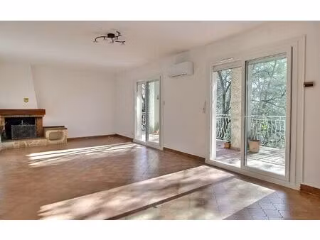 location maison  84 m² t-3 à peypin  1 750 €