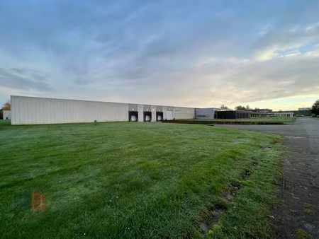 bedrijfsgebouw op topligging met visibiliteit van de e17 ...