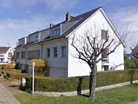 maison avec jardin et grand garage