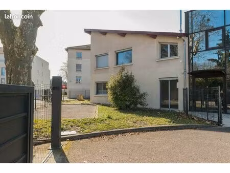 appartement t3 rdc jardin privatif 93 m2