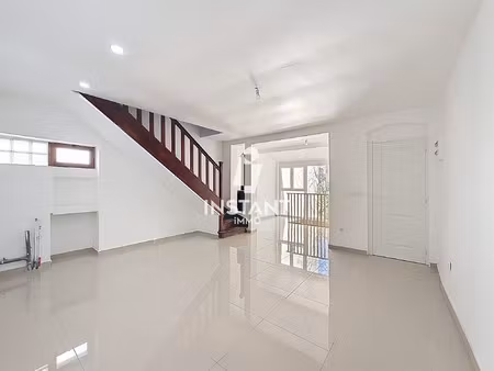 maison 3 pièces lumineuse avec jardin