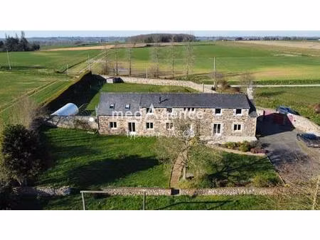 corps de ferme sans travaux et sans vis à vis  au calme