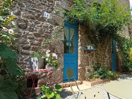 ensemble immobilier au coeur de lassay-les-châteaux