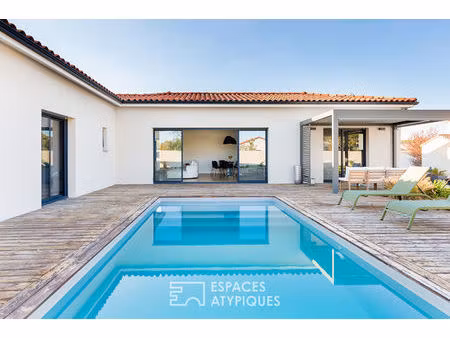 maison contemporaine de plain-pied avec piscine à buzet-sur-tarn