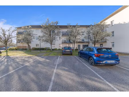 à vendre : appartement t2 bis avec terrasse à beaune + 2 parkings