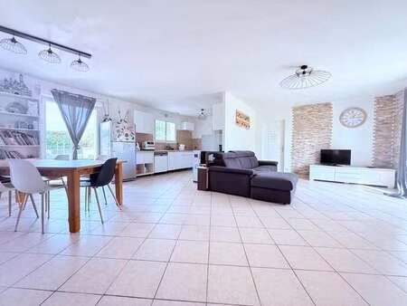 vente maison piscine à la force (24130) : à vendre piscine / 130m² la force
