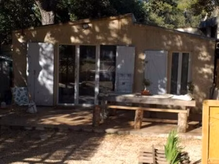 maisonnette t2 plain-pied d'environ 56 mètres carrés avec jardin de 500 600 m clôturer et 