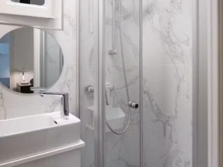 f2 meublé bordeaux centre au calme  vivant et lumineux