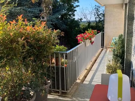 beau 2 pièces meublé refait à neuf avec parking et cave au centre de garches