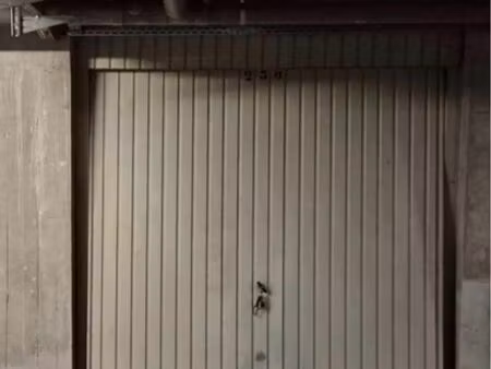 box fermé 11m2 près de place voltaire 69003