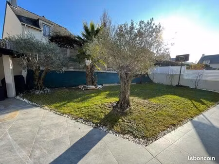 maison à louer nantes 147m² clos non mitoyenne jardin grande terrasse stationnements et ga