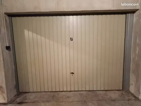 garage/ box fermé 18 m2