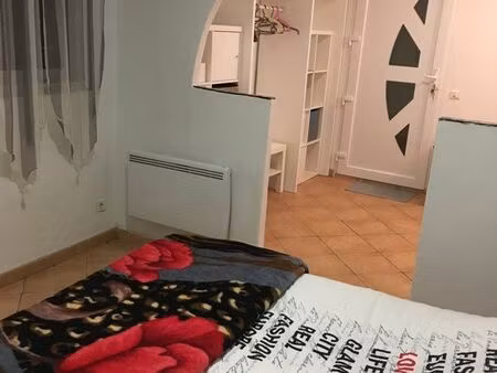 jolie chambre dans maison entre hyeres et toulon location au mois ou plus