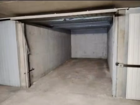 loue garage box ferme lyon 3eme proche gare lyon part dieu