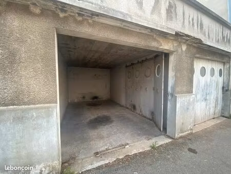 ◊ garage fermé à louer – rue du général sarrail  poitiers ◊