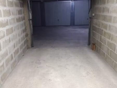 location garage/box fermé pour stockage asnières-sur-seine