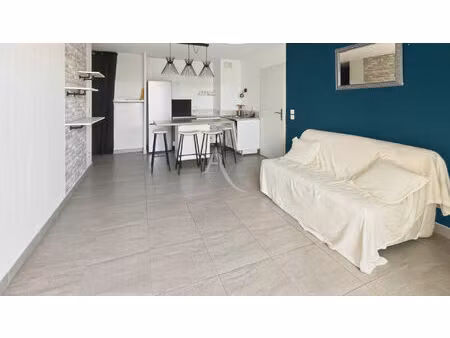 location appartement 3 pièces  58.73m²  istres