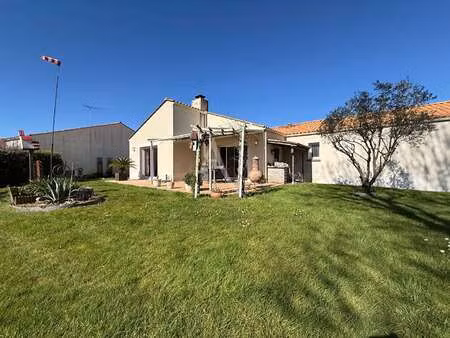 vente maison à coëx (85220) : à vendre / 137m² coëx