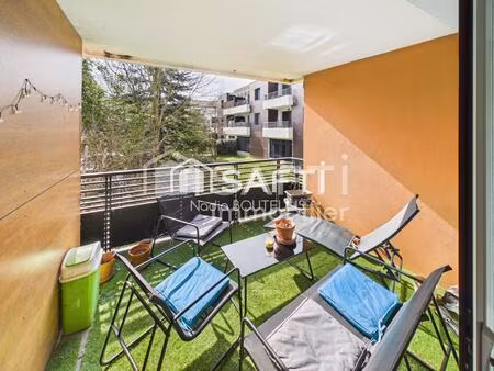 très bel appartement avec terrasse.