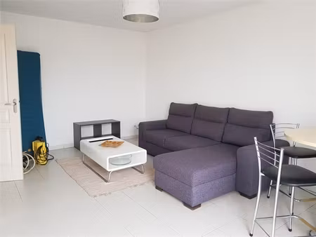 f2 avec terrasse et parking - quartier malbosc