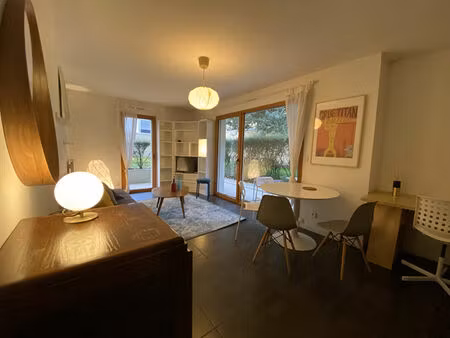 proche canclaux charmant t2 meuble a louer