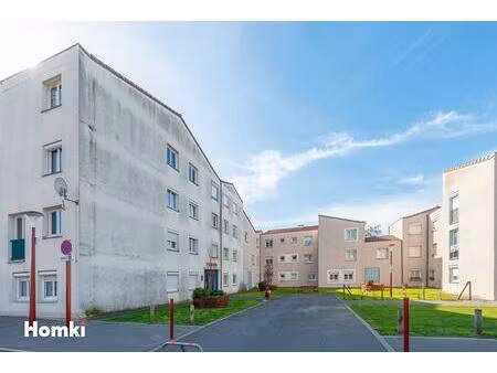 t3 lumineux – dernier étage – garage + cave – résidence calme – petite-forêt