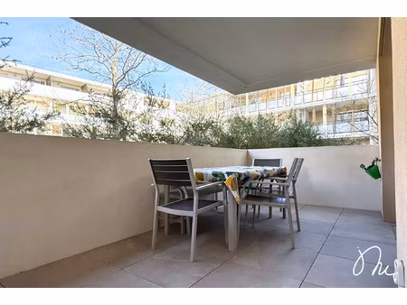 appartement t2 récent avec terrasse  au calme