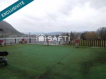 maison habitation (108 m2)  3 chambres  grande terrasse  garage et local commercial (130 m