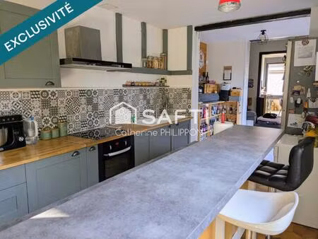 venez découvrir cette superbe maison de ville sur 2 étages