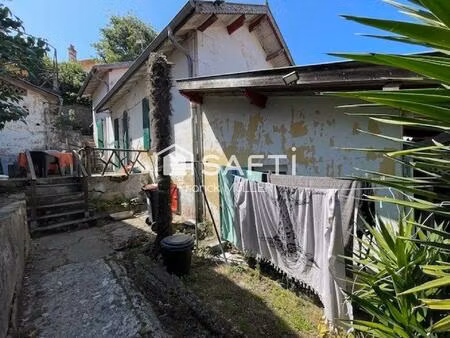 a découvrir  à rénover ! fort potentiel