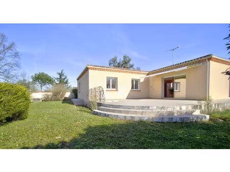 boe - maison lumineuse de plain-pied de 110 m² avec 3 chambres avec garage et jardin dans 