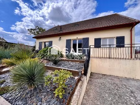 maison t7 offrant de beaux volumes avec jardin