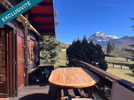 chalet avec piscine sur grand terrain constructible