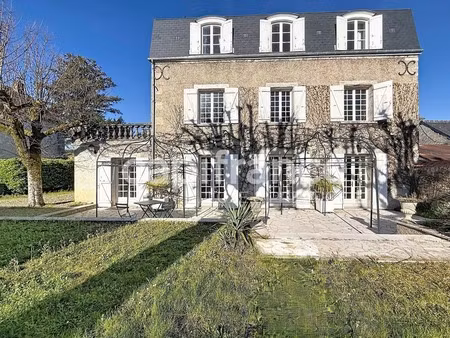 propriété d'exception 275 m2 à cheillé  avec dépendances