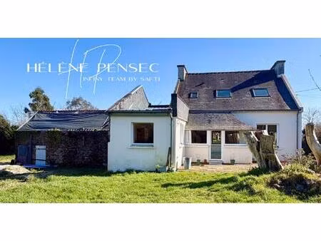 maison rénovée avec vie de plain-pied + dépendance à rénover  le tout sur un terrain de 2 