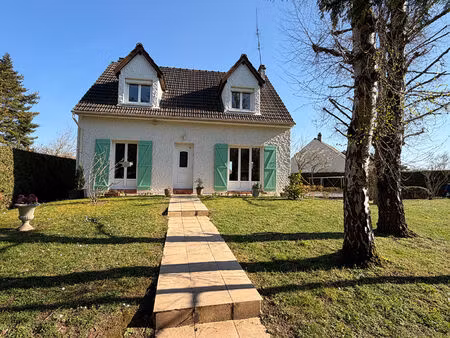 charmante maison traditionnelle à vendre à 5mn de la gare 7 pièces  130 m² sur 1000 m² de 