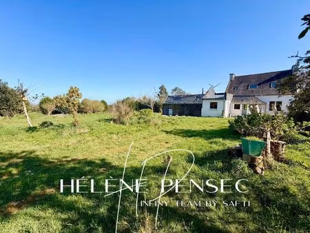 maison rénovée avec vie de plain-pied + dépendance à rénover  le tout sur un terrain de 2 