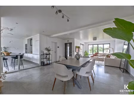 maison meriel 6 pièce(s)