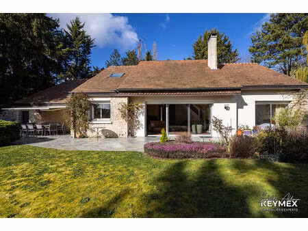 maison indépendante 4 chambres avec le confort de plain-pied de176 m² sur 3261 m² de terra