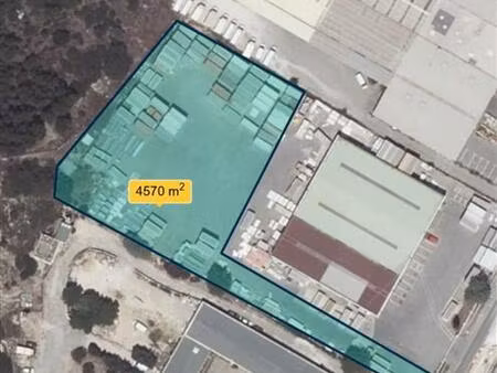 location terrain vitrolles 4 592 m²