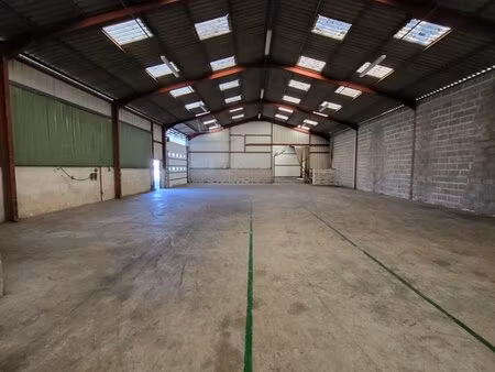 à louer entrepôt 3 500 m² – 4 000 € |le mans