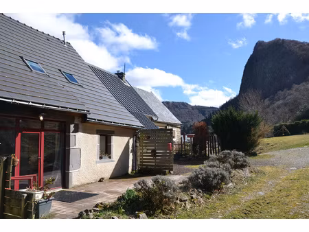 achat maison 9 pièces 232m² rochefort montagne 63210