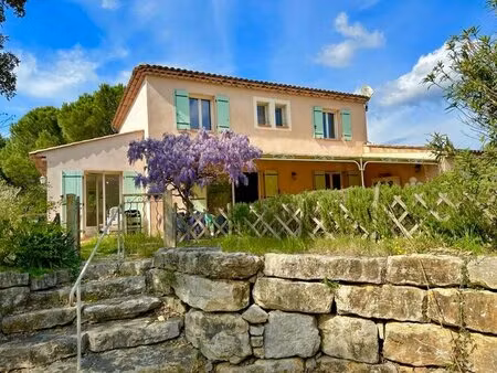 villa provençale de standing avec piscine et vue sur les collines  à proximité de gassin