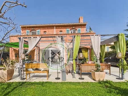 villa indépendante t5 saint aygulf dans un domaine prive avec piscine et tennis