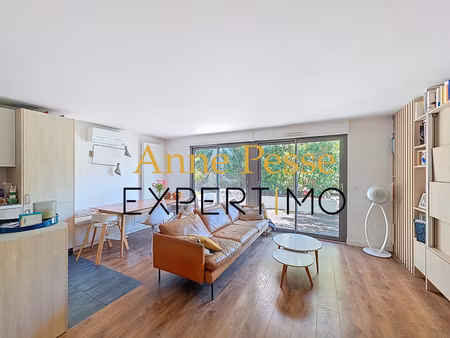 maison d’architecte contemporaine – terrasse – à 5 min du village – école & métro à pied